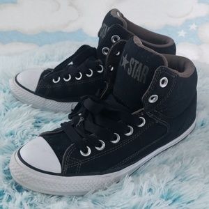 Blk hightop converse all star sz 4